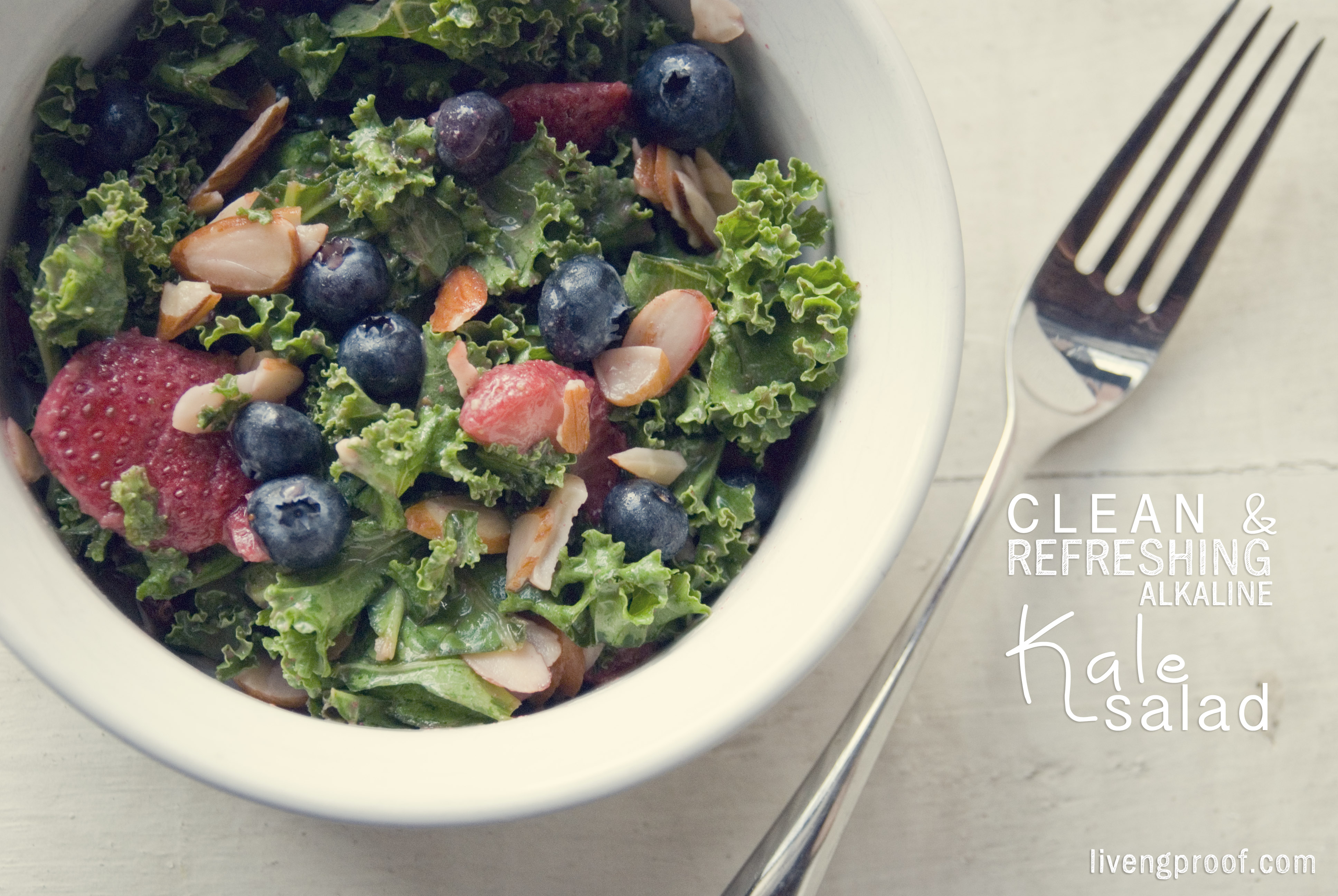 clean_refreshing_alakaline_kale_salad
